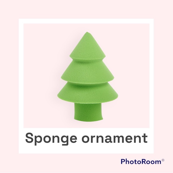 BNWT Ornament Beauty Cosmetic Sponges for Christmas/Winter - Picture 2 of 9